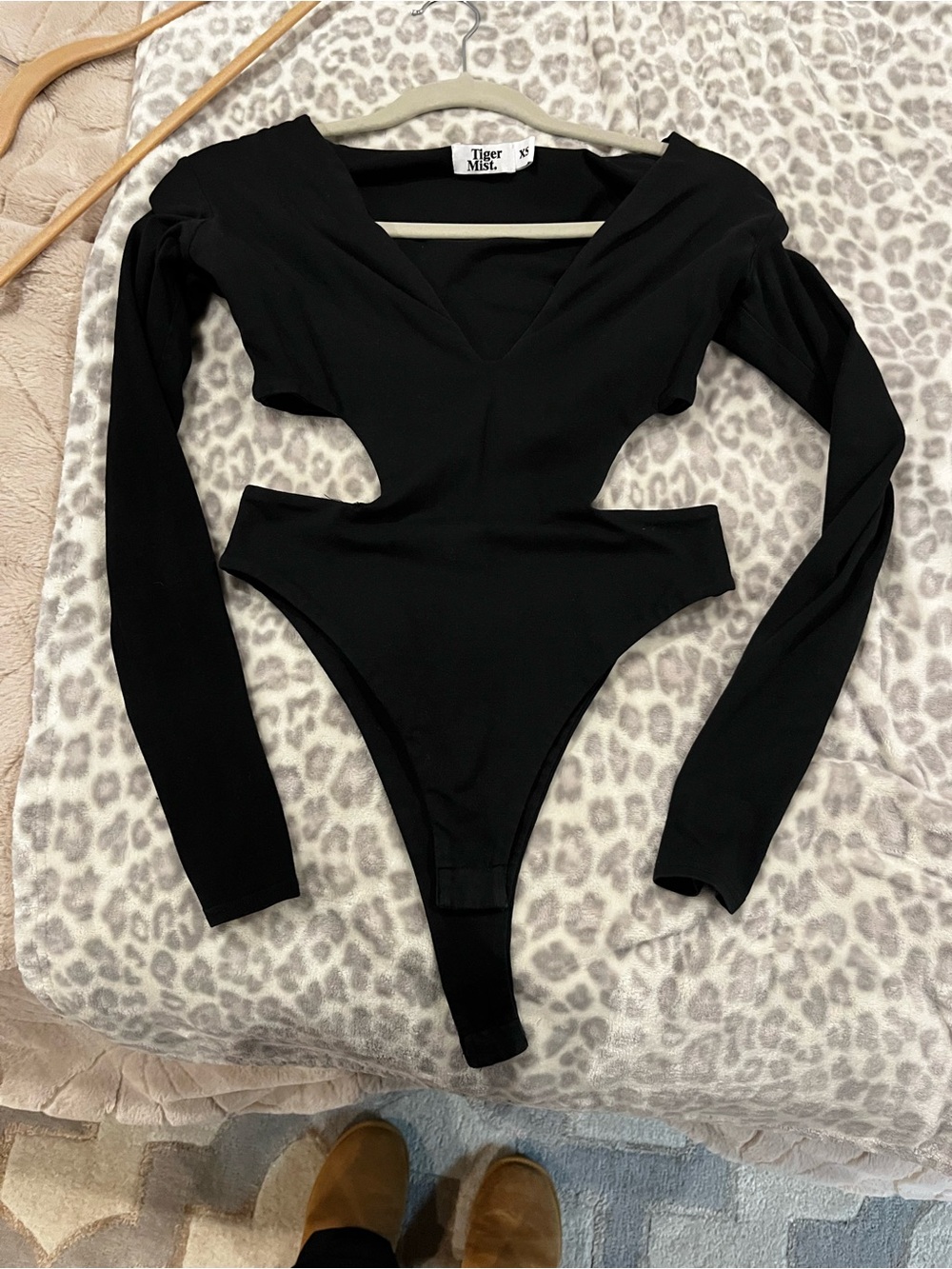 Tiger Mist Black Long Sleeve Cutout Bodysuit (xs)
